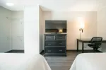 Deluxe Studio - 2 Queen Beds
